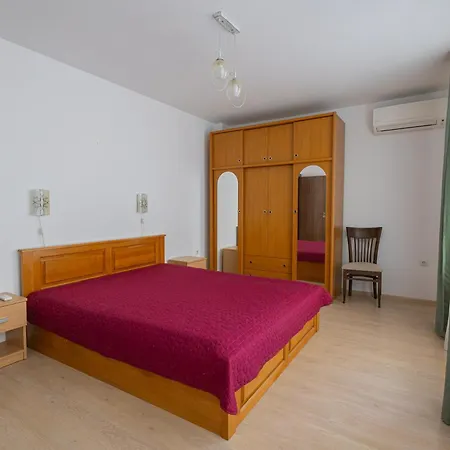 Apartment Sea Garden Marina 2 *