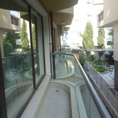 Апартаменты Sea Garden Marina 2 *