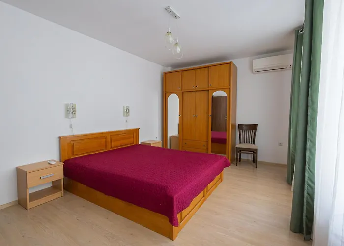 Sea Garden Marina 2 *