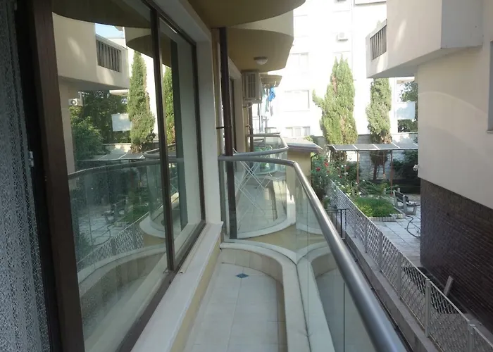 Apartment Sea Garden Marina 2 *